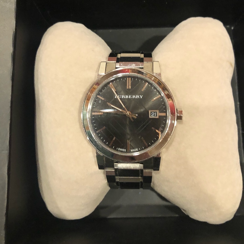 Authentic burberry watch - Picture 4 of 6